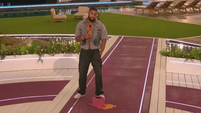 Remell di Love Island sorprende i fan con una confessione in camera da letto durante la prima serata