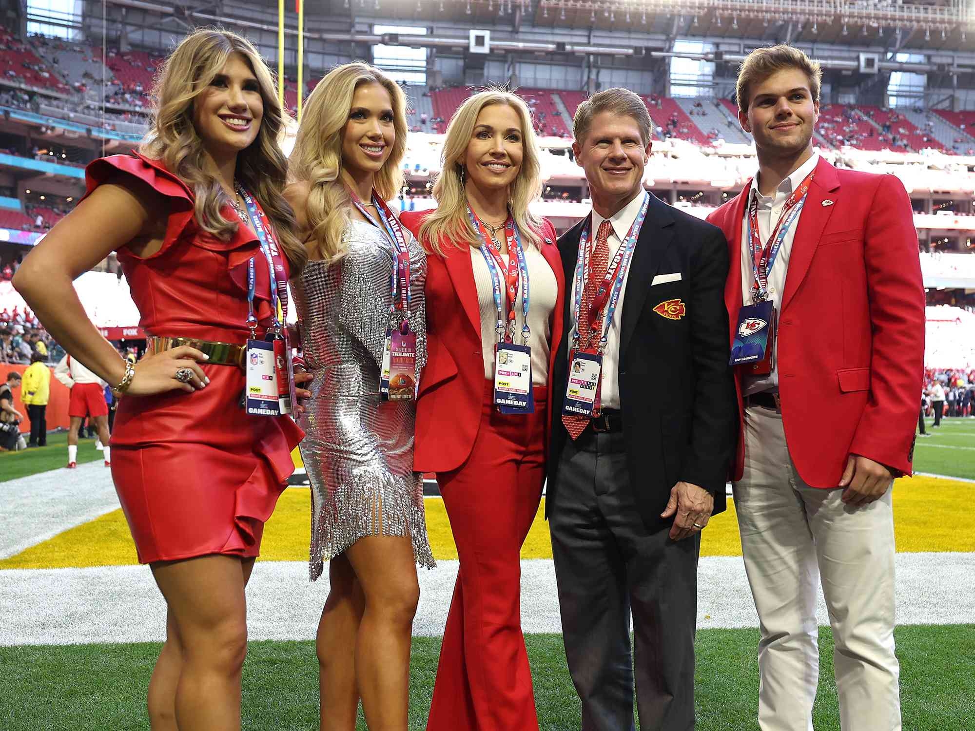 Conoce a la esposa de Clark Hunt, Tavia Hunt, y a sus hijos.