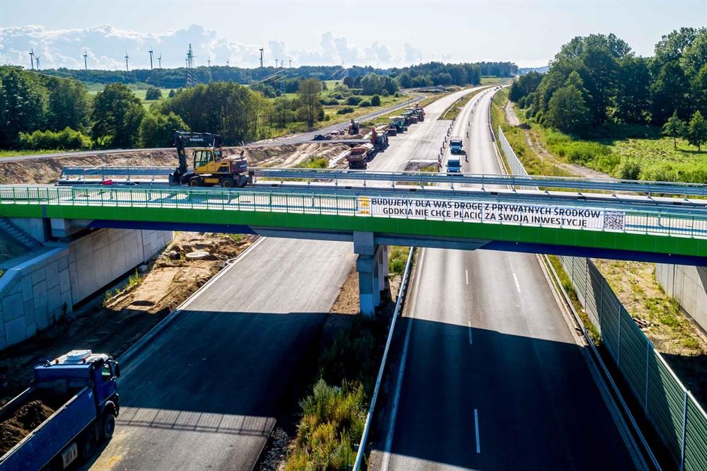 Baner zawieszony nad S3 został zdjęty. GDDKiA interweniuje i odpowiada na zarzuty wykonawcy