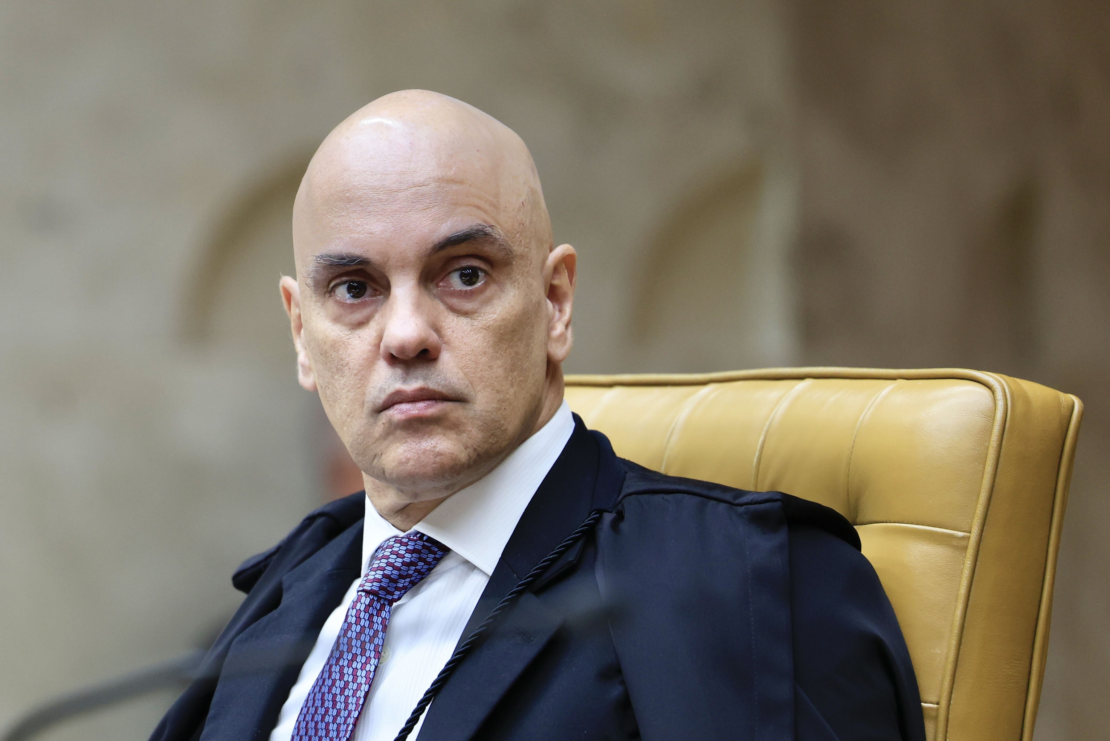 Moraes ordina il ritiro dei deputati dalla Corte Suprema e vieta gli accampamenti