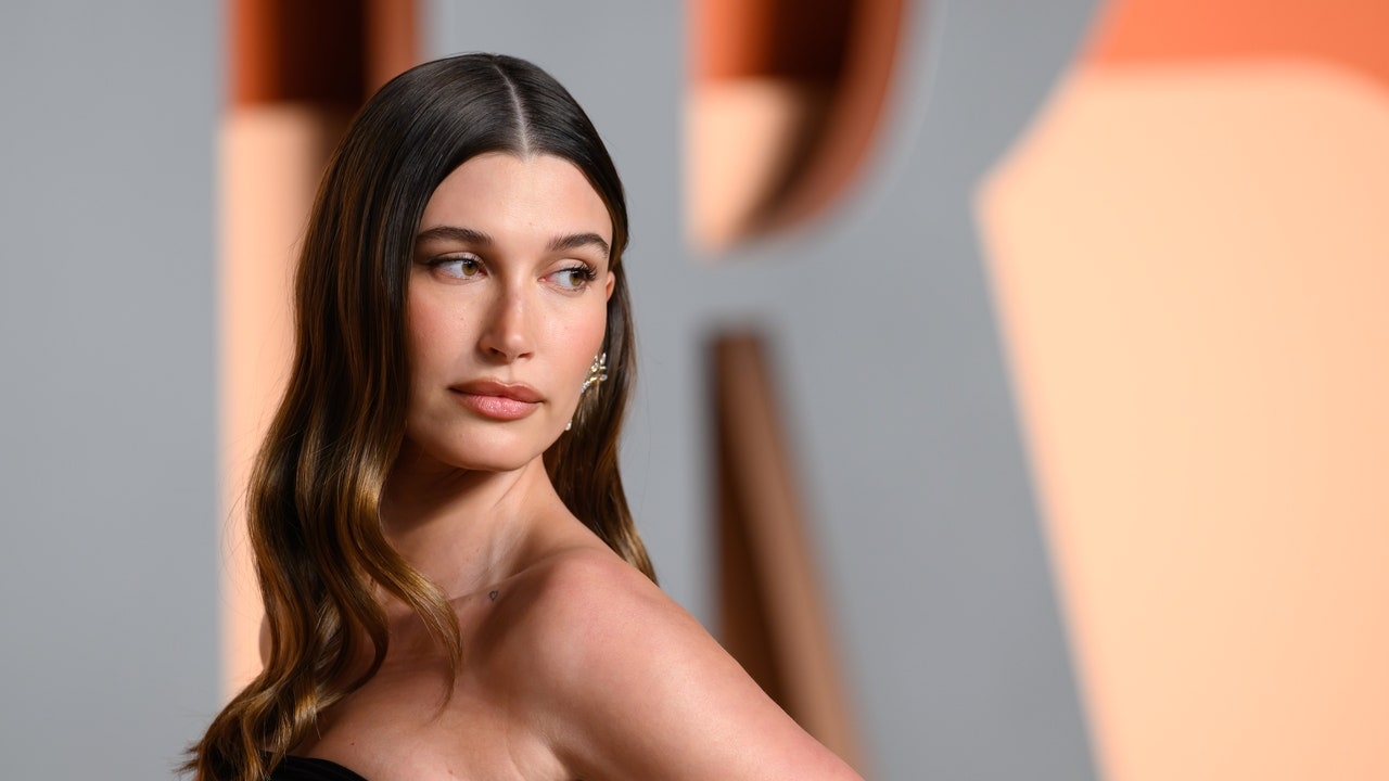 Hailey Bieber feiert ihren 7 Monate alten Jack mit passenden Outfits