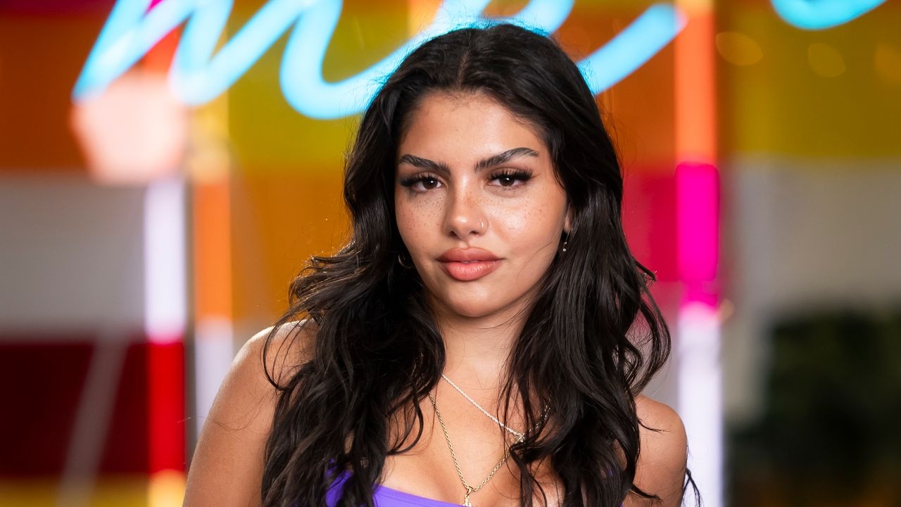 El perfume de Huda Mustafa, miembro de Love Island, se está volviendo viral en TikTok