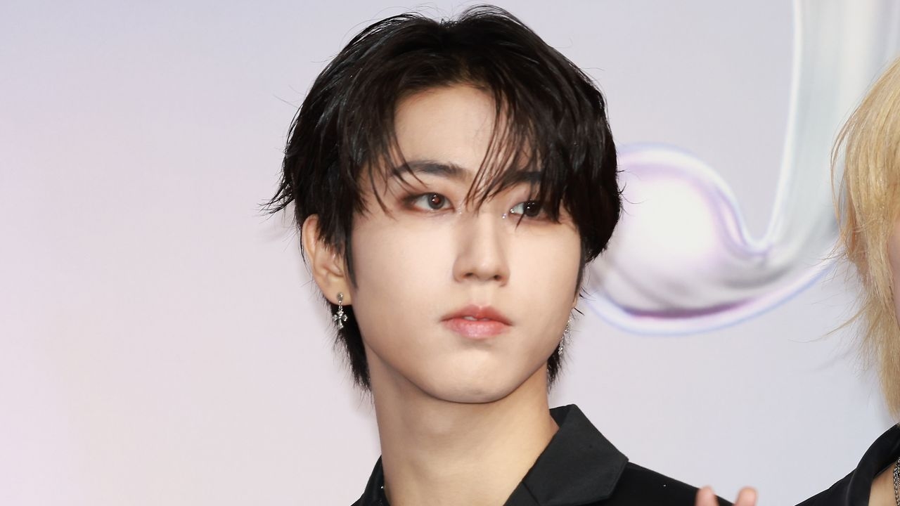 Han de Stray Kids a trouvé le parfait hybride de sabots de baskets pour 100 $