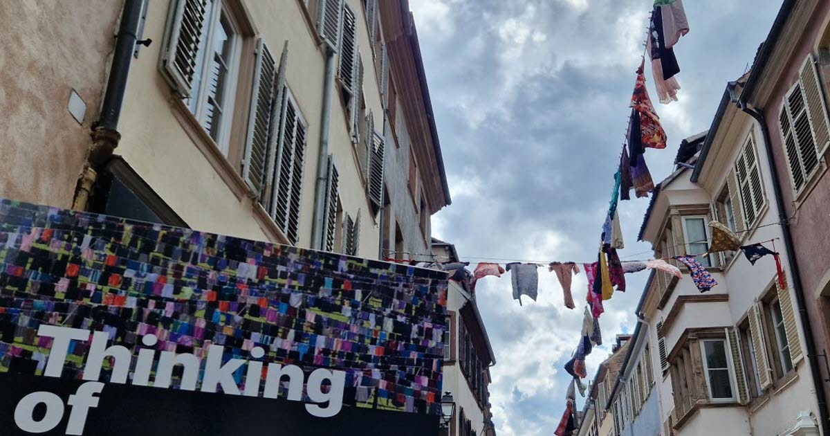 Straatsburg. Denkend aan jou: een tentoonstelling ter ere van slachtoffers van seksueel geweld in oorlogstijd