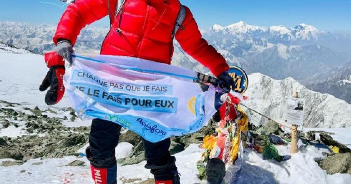 Solidarietà. Laetitia Bléger ha raggiunto la vetta del Picco Lenin.