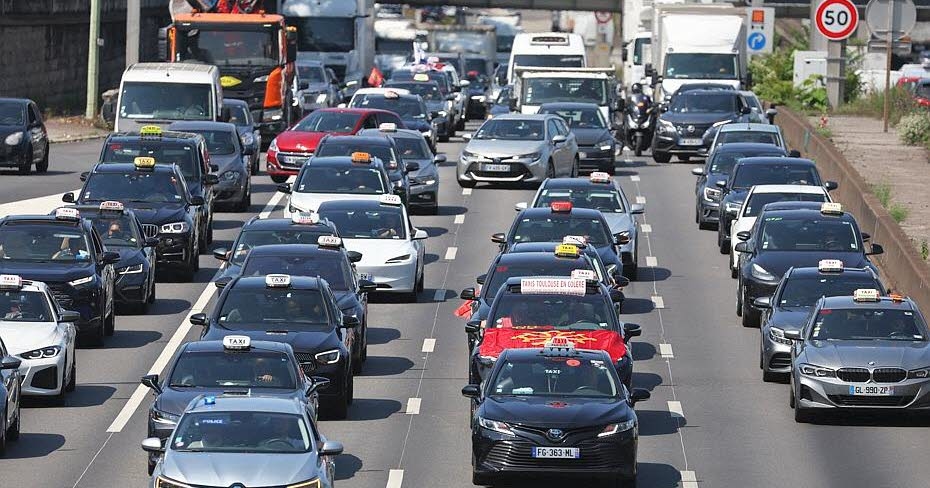 Transport. Faced with taxi discontent, the government announces it is studying their proposals.