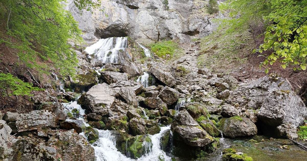 Isère. Le spéléologue coincé dans une grotte depuis dimanche a été extrait de la cavité