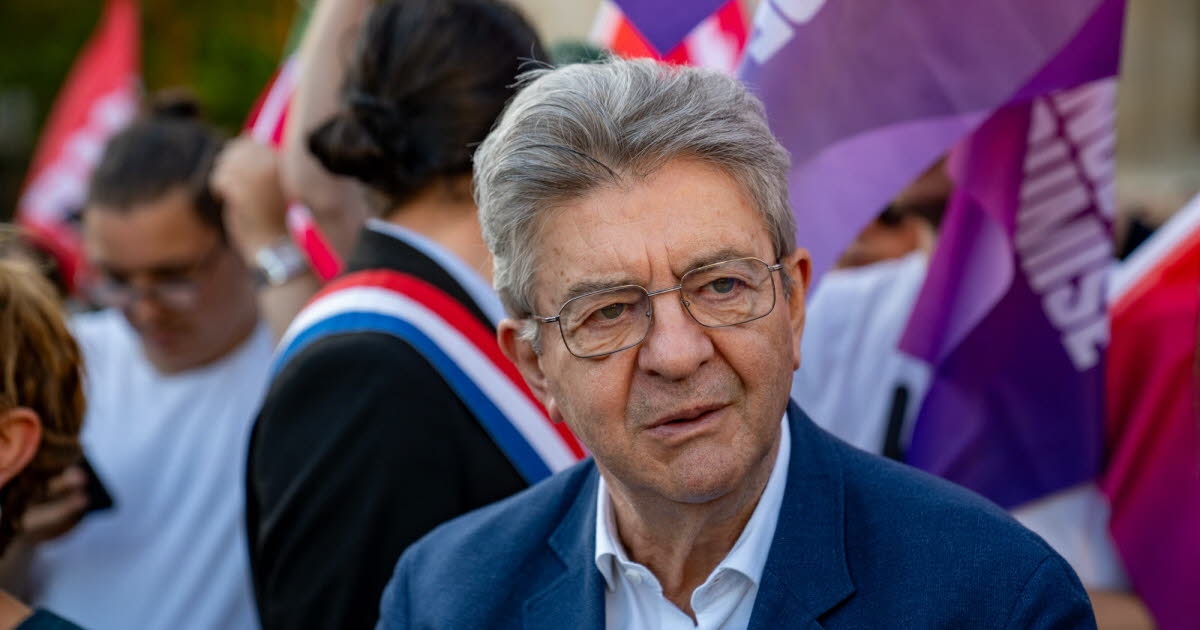 Política. Jean-Luc Mélenchon pede a censura de François Bayrou e apoia o movimento de bloqueio do 10 de setembro