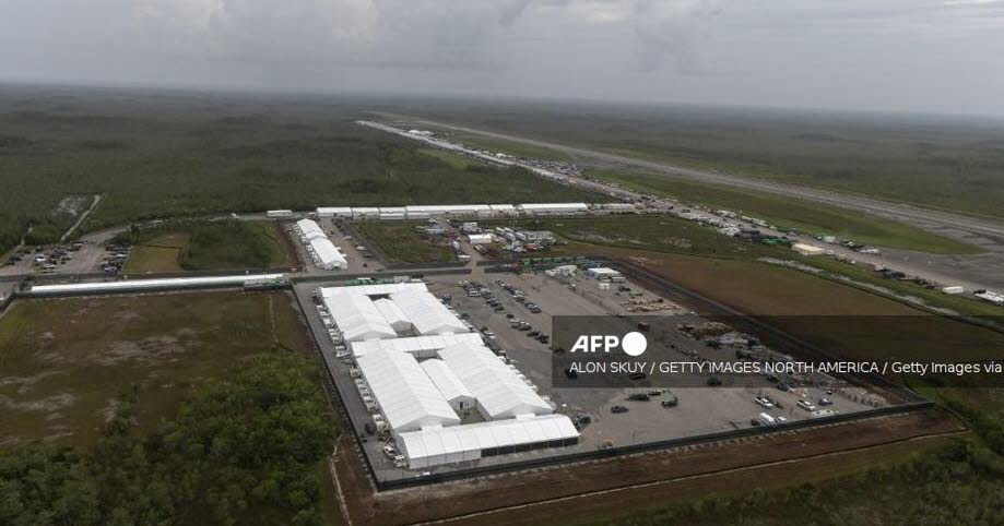 Verenigde Staten: Wormen in voedsel, muggen... Migranten vertellen over het "Alcatraz van alligators"