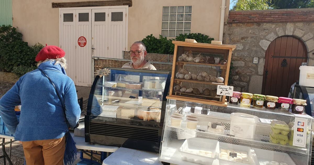 Mont Saint-Vincent. De markt is terug, net als de vruchten van zonnige dagen