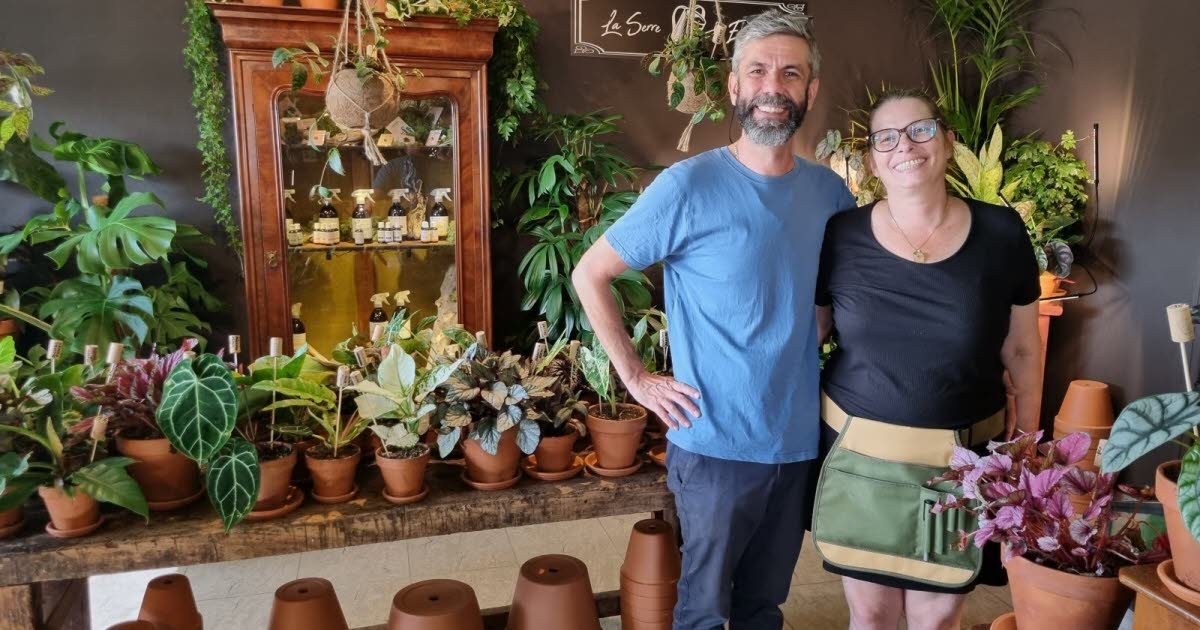 Mâcon. Marianne en Stéphane scholen zich om en gaan de Arbres & Co-uitdaging aan.