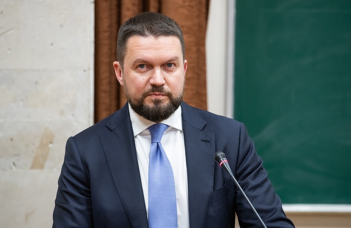 Dmitry Sredin, VTB: No vemos quiebras masivas debido a la tasa en el segmento corporativo