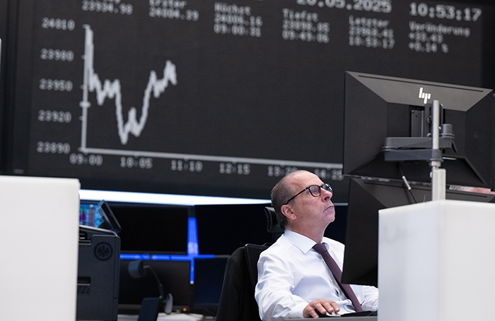Crescita della Borsa di Mosca e persistenza della minaccia nello Stretto di Hormuz. Analisi dei mercati finanziari del 26 giugno