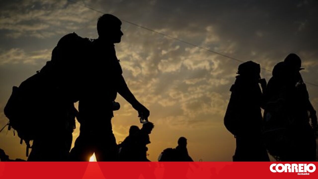 <![CDATA[ Trump autorizado a retomar as deportações ]]>