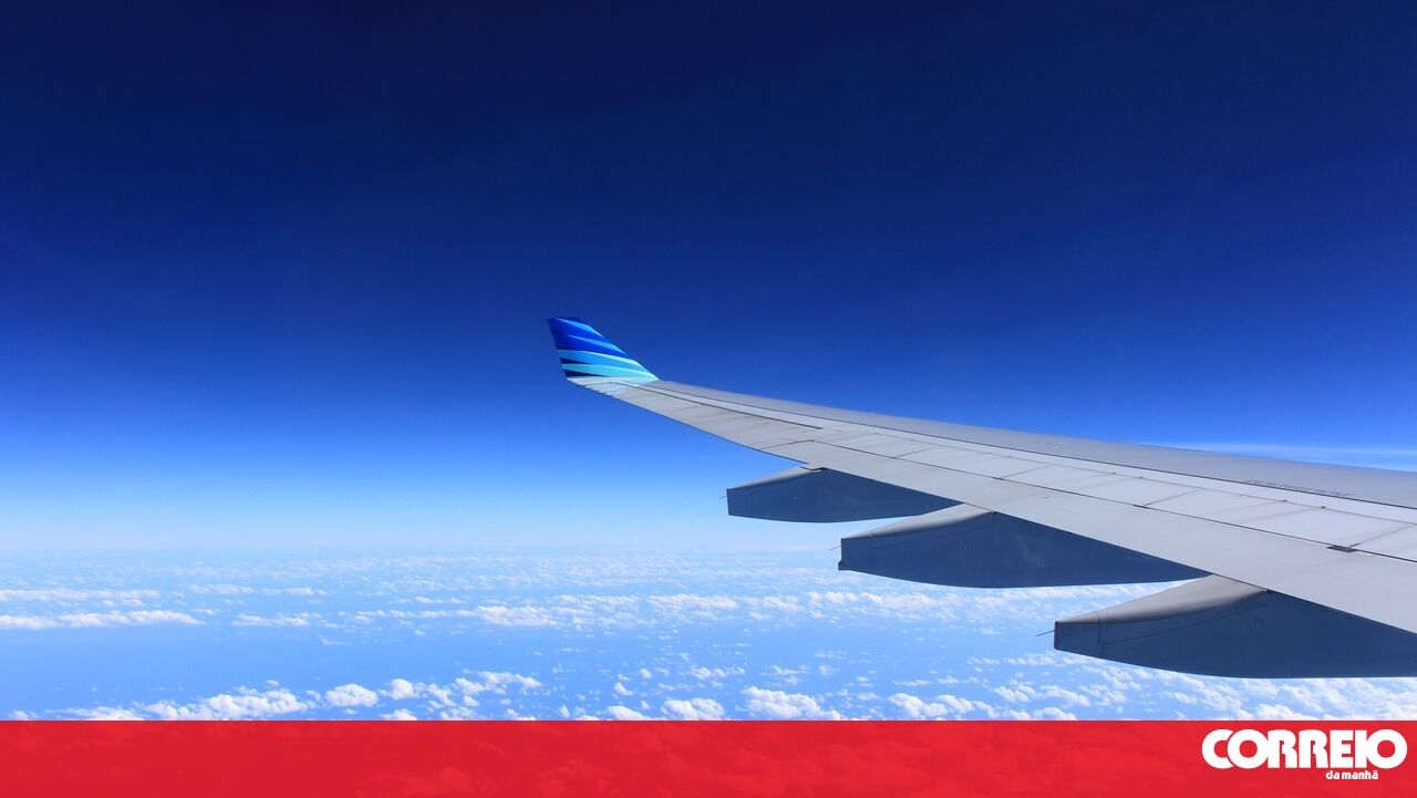 <![CDATA[ Viagens de avião podem ficar mais caras ]]>