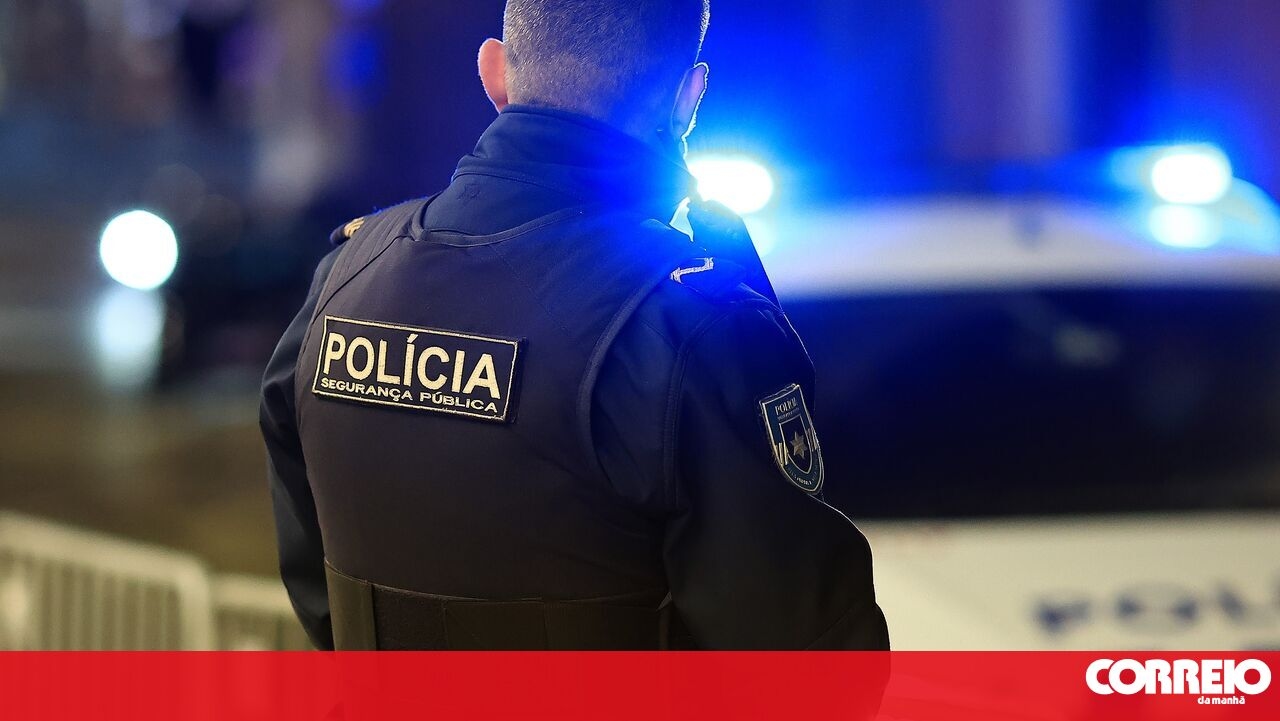 <![CDATA[ PSP apanha encapuzados que sequestraram em assalto armado apartamento de Loures  ]]>