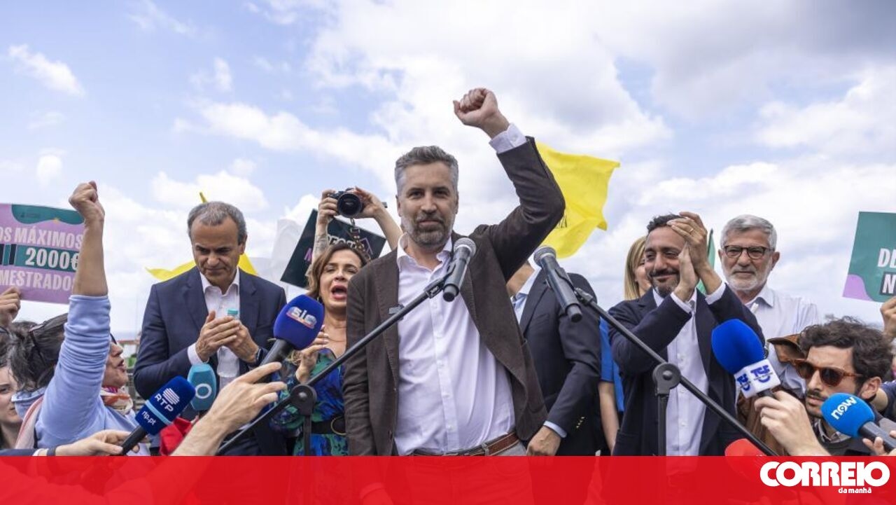 <![CDATA[ Pedro Nuno Santos diz que “os dois maiores partidos estão na mesma situação” ]]>