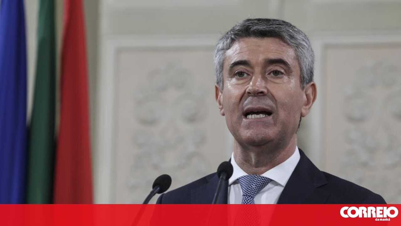 <![CDATA[ José Luís Carneiro: "primeiro-ministro deve explicações ao País sobre o INEM" ]]>
