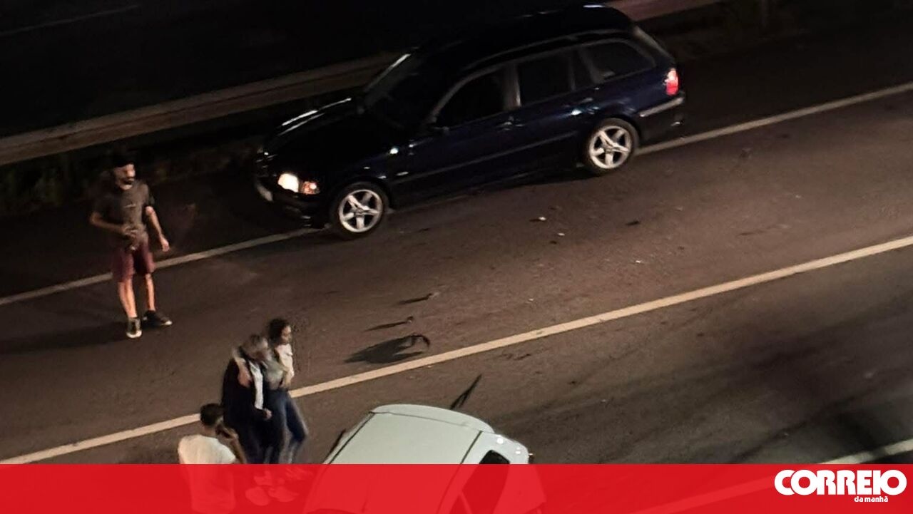 <![CDATA[ Ferido em despiste de carro em Santa Maria da Feira ]]>