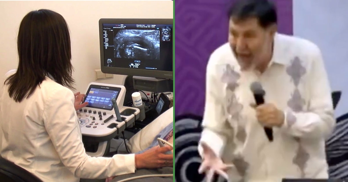 After a university presentation, Noroña receives a degree in obstetrics and fertility.