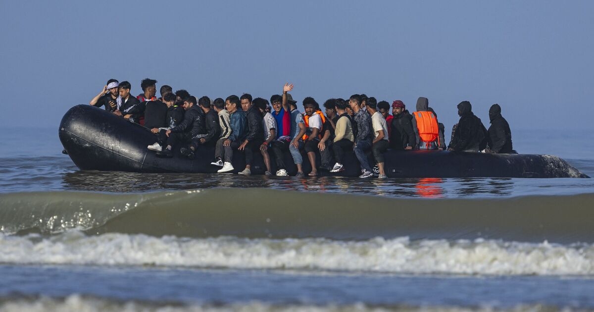 Wściekłość, gdy migrantom zaoferowano bezpłatne badania wzroku, leczenie stomatologiczne, a nawet peruki w ramach NHS