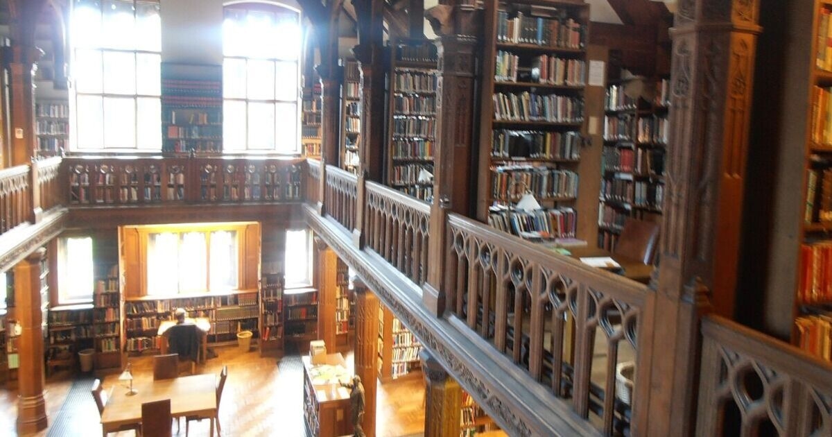 La biblioteca britannica di 130 anni, unica nel suo genere: dai letti ai panini