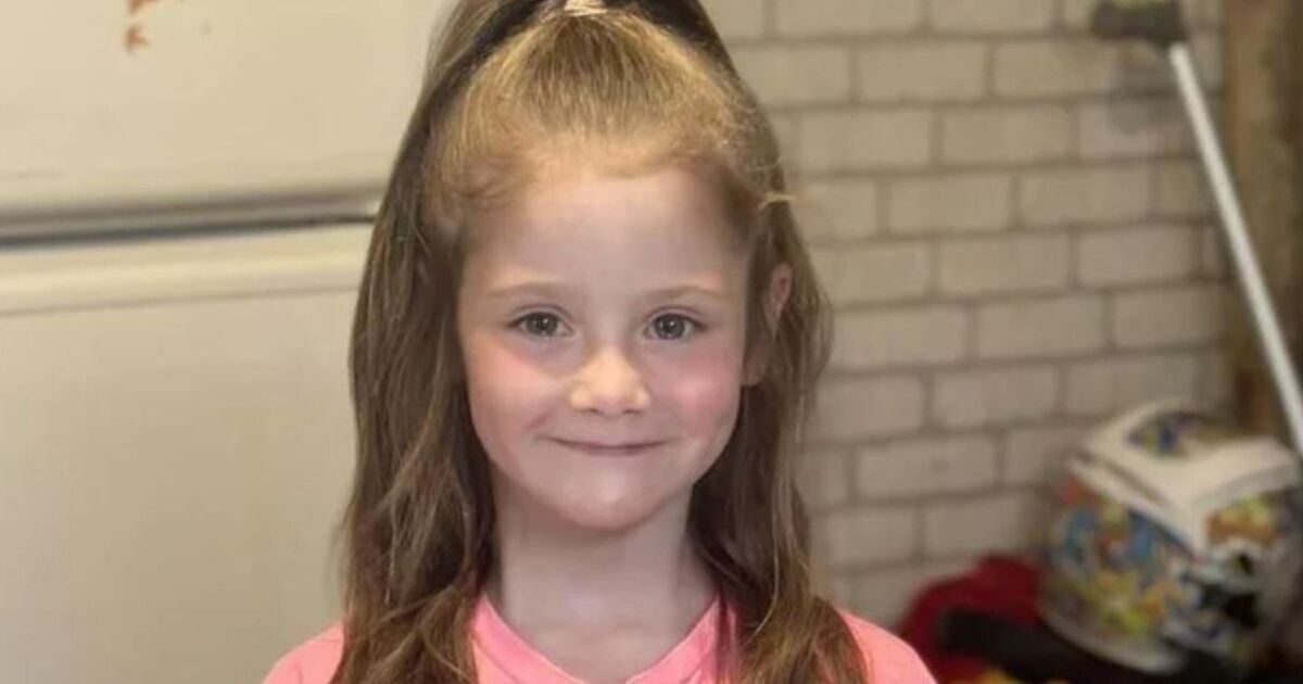 Mãe fica desolada quando menina 'linda' de 7 anos morre após 'correr e dançar'