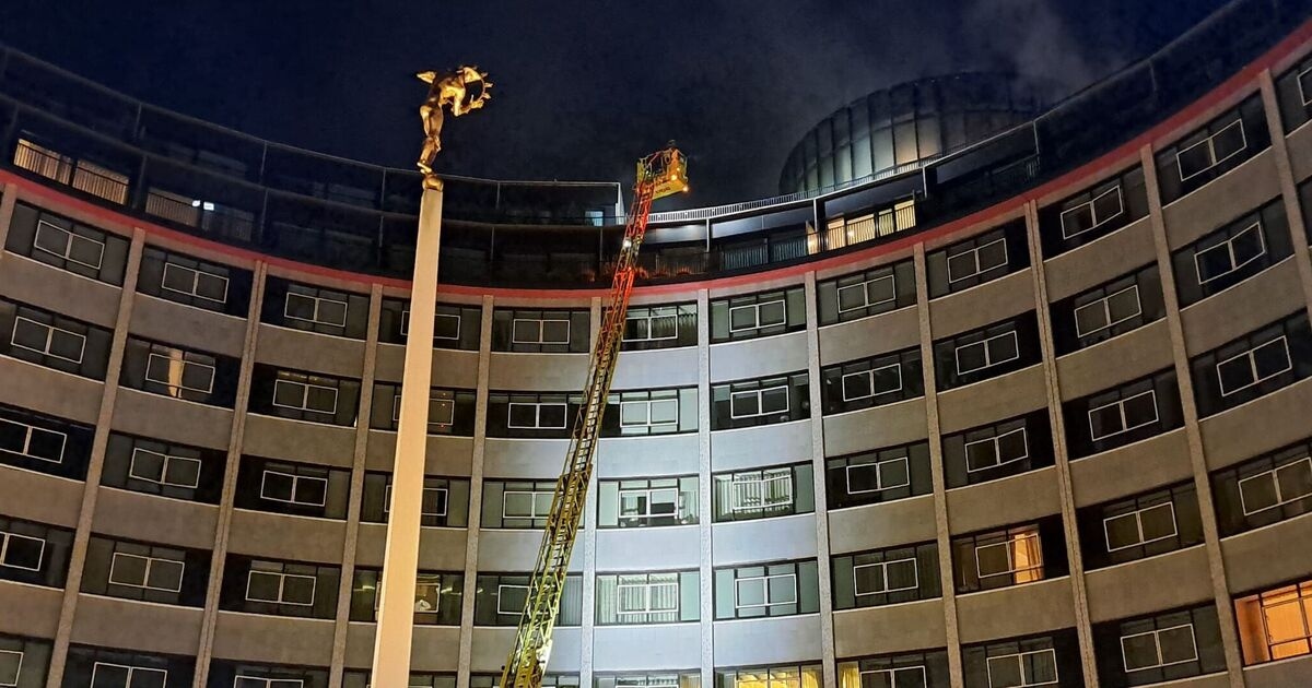 Incêndio em White City AO VIVO: Bebê é tratado por inalação de fumaça em antigo centro de televisão da BBC