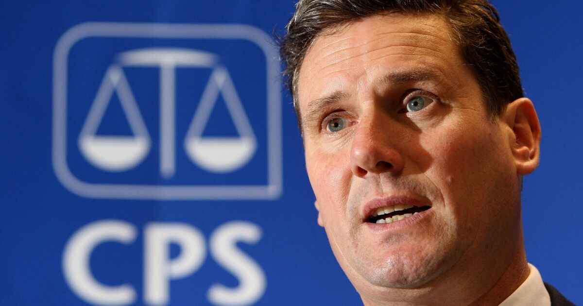 EXPUESTO: Starmer escribió el manual del TEDH que impide a Gran Bretaña deportar a inmigrantes en barco