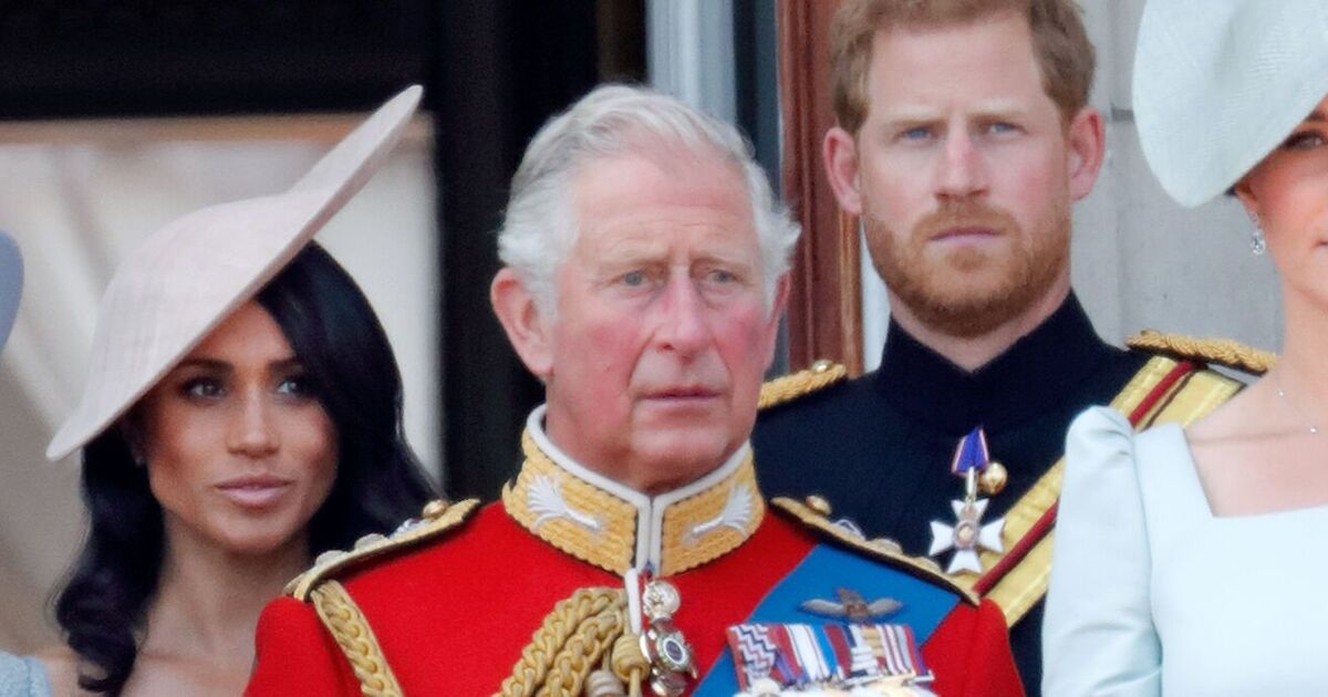 Waarom koning Charles niet in staat is de koninklijke titels van prins Harry en Meghan Markle af te nemen