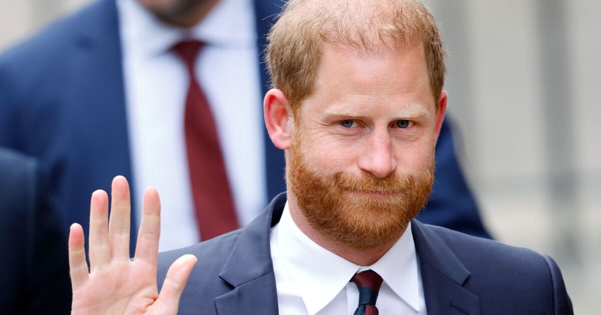 Famiglia Reale LIVE: il principe Harry è in difficoltà, servono le scuse
