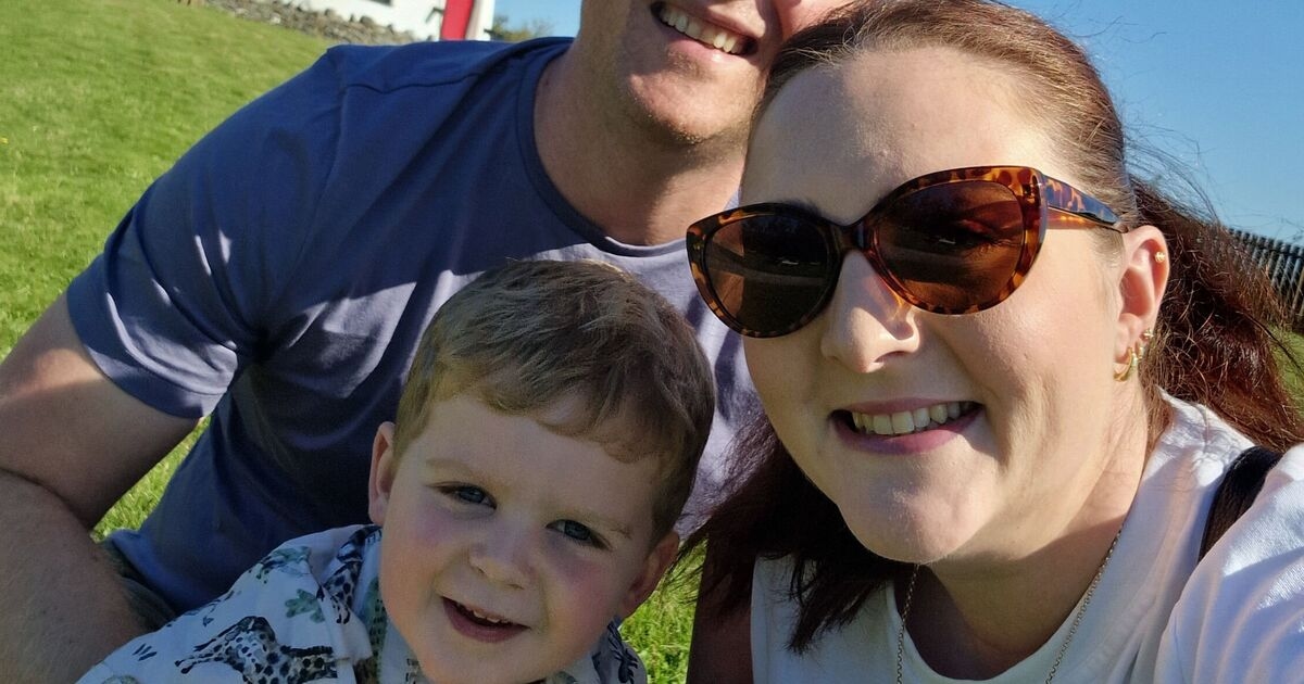 Mãe de 36 anos está livre do câncer de intestino graças a um novo medicamento milagroso testado no Reino Unido