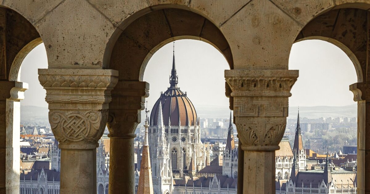 La hermosa ciudad europea que alberga 9.6 kilómetros de túneles subterráneos secretos