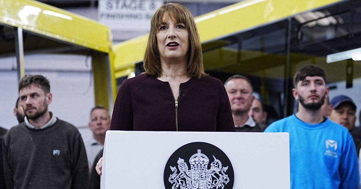 Rachel Reeves ha subito un duro colpo mentre l'economia del Regno Unito crolla, secondo gli ultimi dati