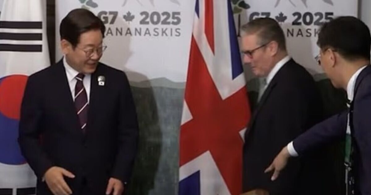 O momento constrangedor de Keir Starmer quando ele 'confunde intérprete com o presidente sul-coreano'