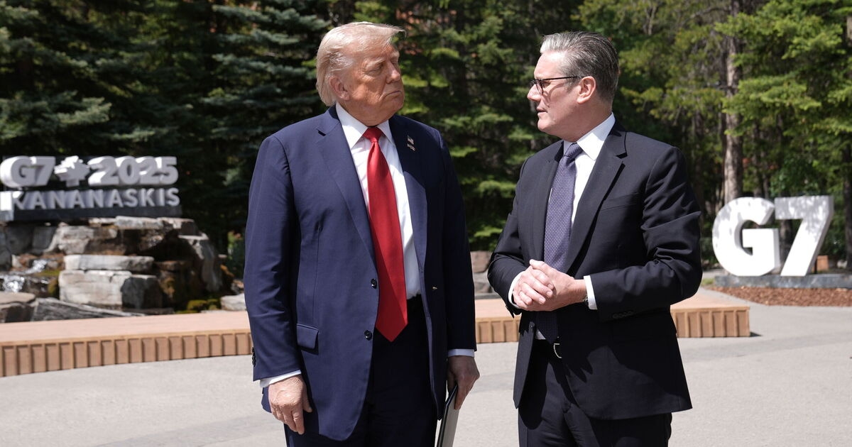 Política EN DIRECTO: El enfrentamiento de Donald Trump en la OTAN mientras Starmer pone a Gran Bretaña en pie de guerra