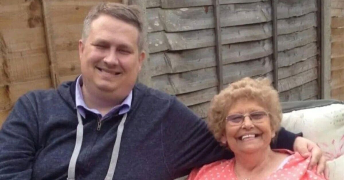 Mi madre murió tras 11 horas de espera en la ambulancia: el plan del NHS de Starmer no es suficiente