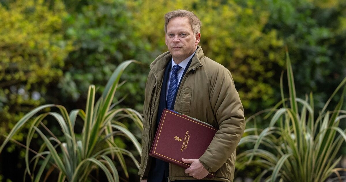 Grant Shapps, sessizliğini bozarak Afganistan örtbas iddialarını 10 kelimelik meydan okuyan bir şekilde savundu