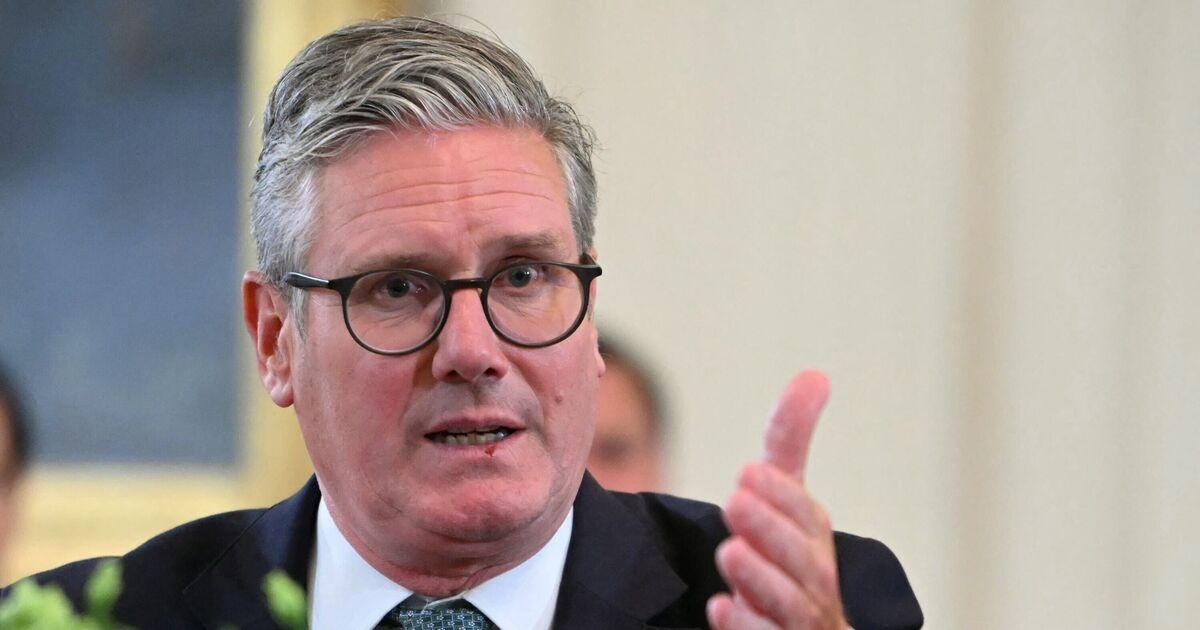 Keir Starmer sollecitato a sospendere la CEDU e a deportare migliaia di migranti
