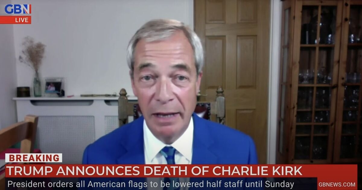 Nigel Farage rinde homenaje conmovedor al asesinato de su "amigo" Charlie Kirk