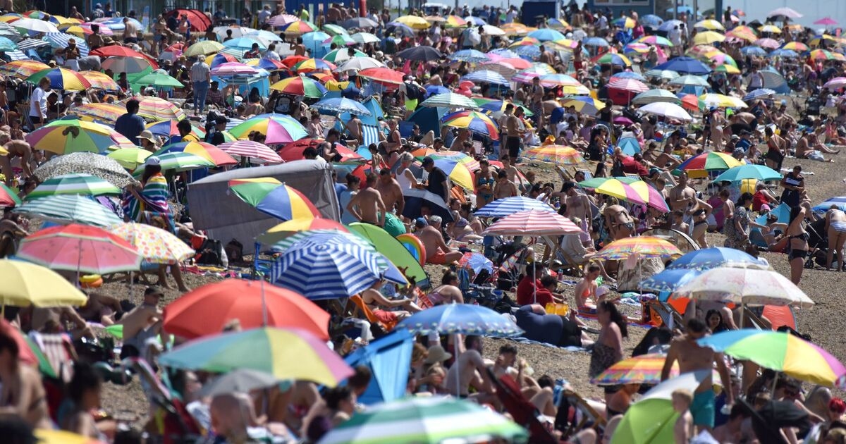 Mapas meteorológicos do Reino Unido mostram que 15 cidades serão atingidas por uma onda de calor de 30°C no sábado e domingo
