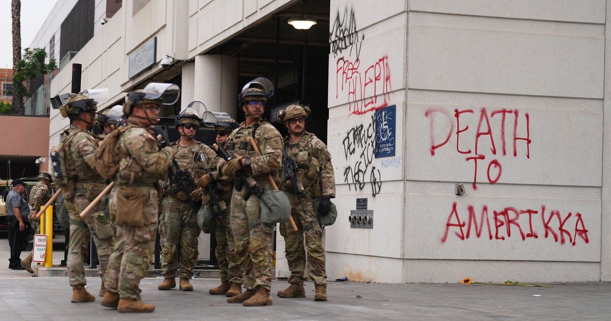 Protestos em Los Angeles AO VIVO: Guarda Nacional é mobilizada enquanto a polícia usa balas de borracha contra manifestantes