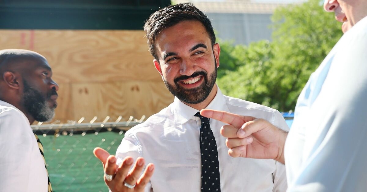 Socialista vence primárias para prefeito de Nova York em um grande golpe para o establishment democrata