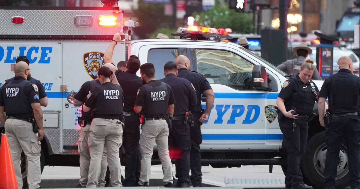 Tiroteo en Nueva York ACTUALIZACIONES: Cuatro muertos, incluido un policía "héroe", cuando un pistolero abre fuego