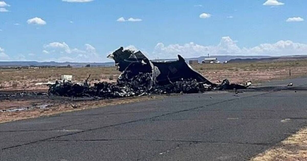 Cuatro muertos en un terrible accidente aéreo en el desierto de Arizona cuando el avión estalla en llamas