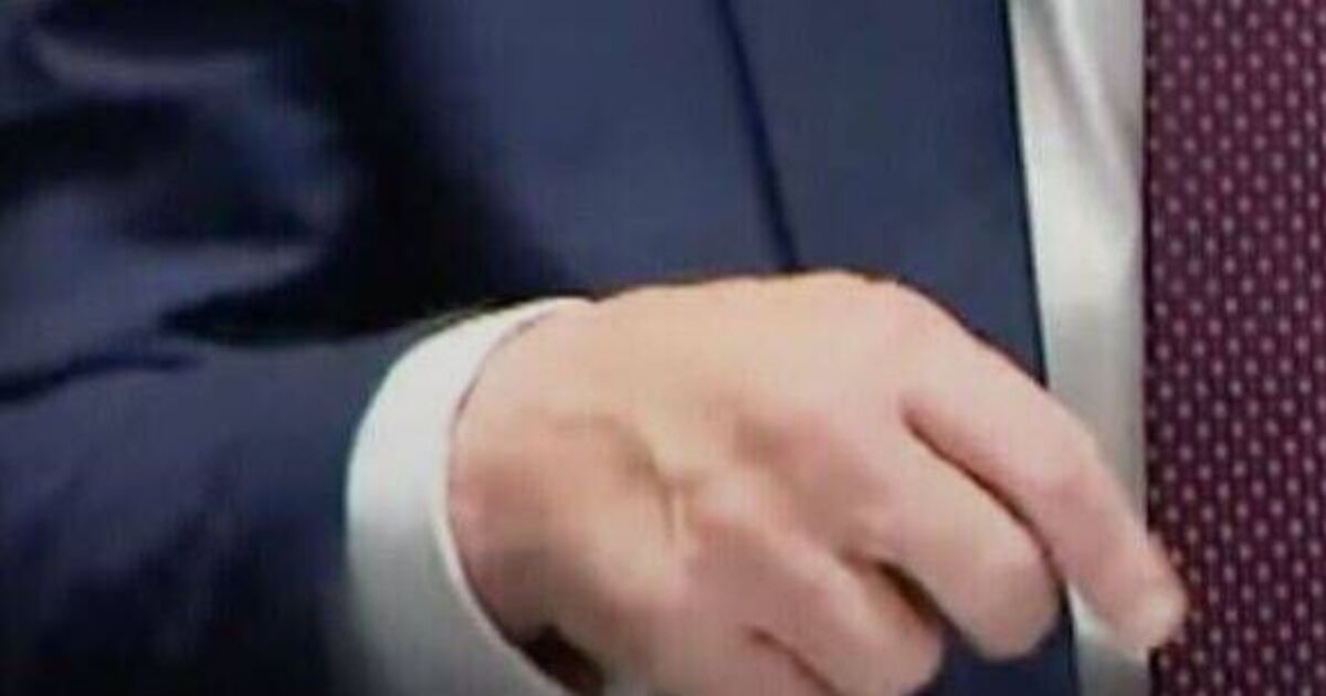 Os hematomas nas mãos de Donald Trump desaparecem apenas um dia depois que fotos surgiram e geraram preocupação com a saúde