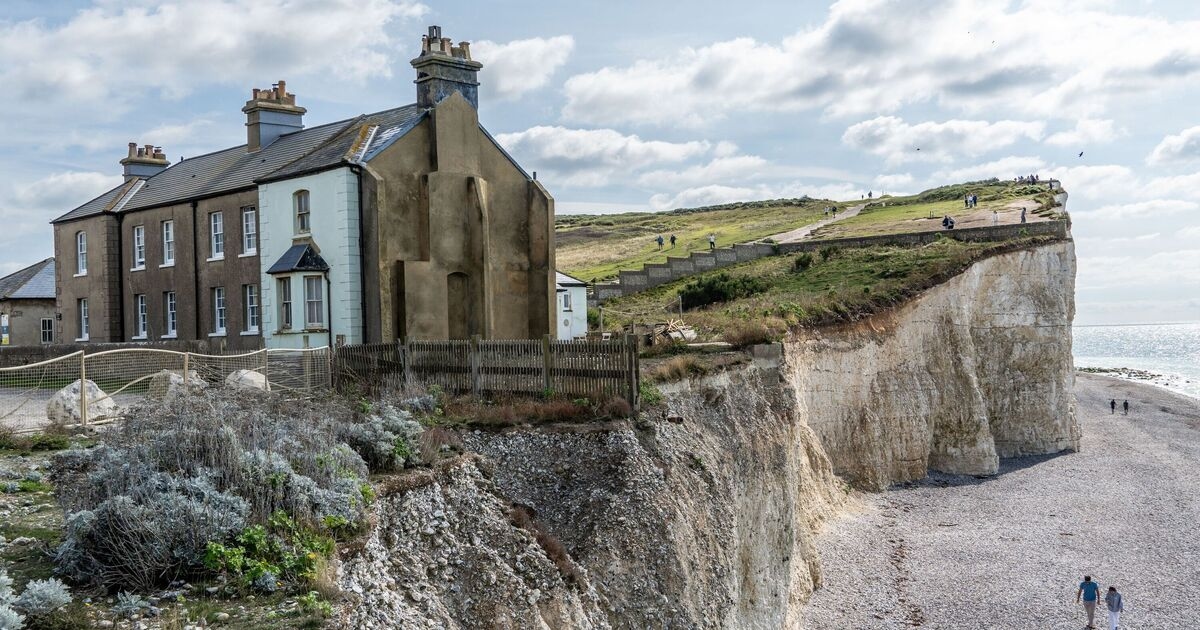 La spiaggia britannica nascosta di Harry Potter è un paradiso estivo per gli amanti delle passeggiate