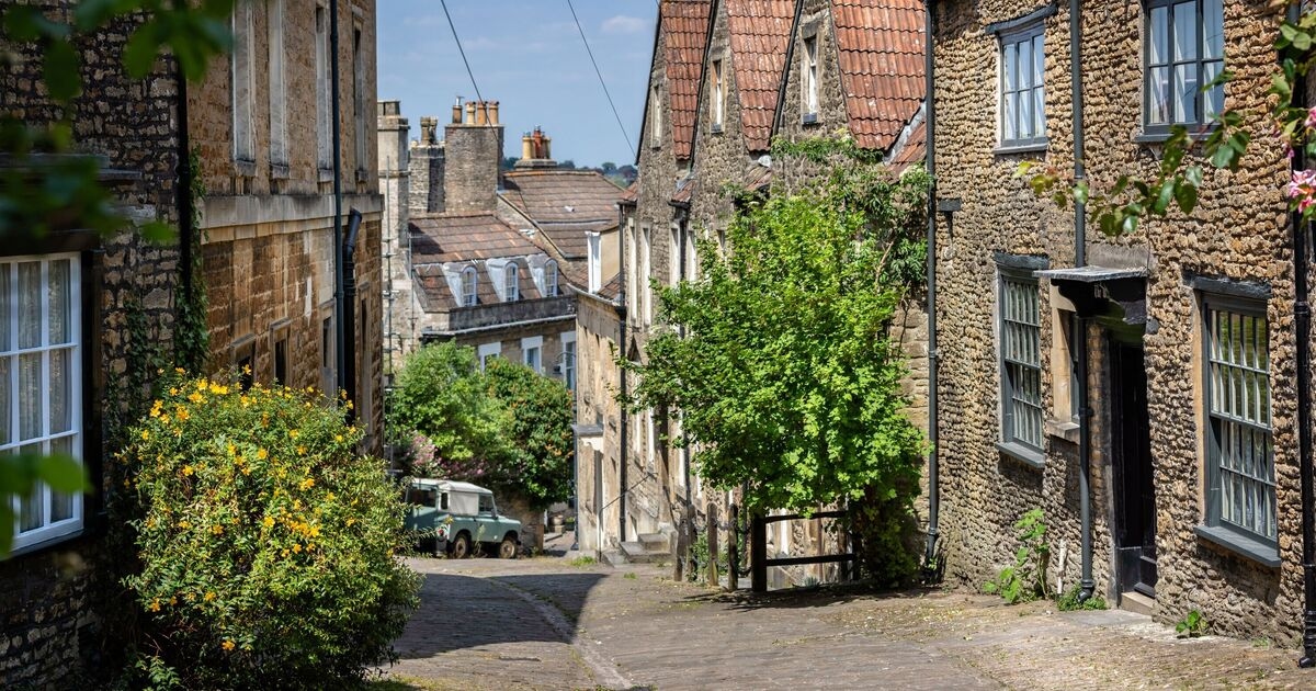 Ville pittoresque « idéale pour la marche » et un joyau pour la chasse aux trésors antiques