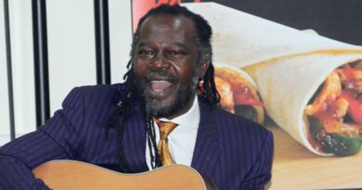 El asombroso patrimonio neto de Levi Roots después de que tres miembros de Dragons' Den rechazaran el negocio