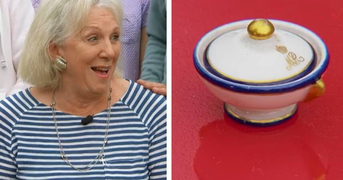 Gast van Antiques Roadshow maakt piepend geluid als haar koninklijke speelgoedservies de hoogste prijs krijgt